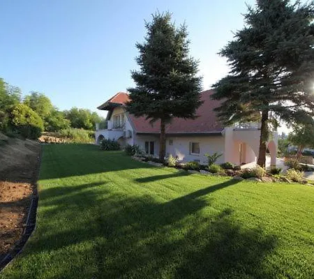 Pahok Apartmanhaz Lejlighedshotel
